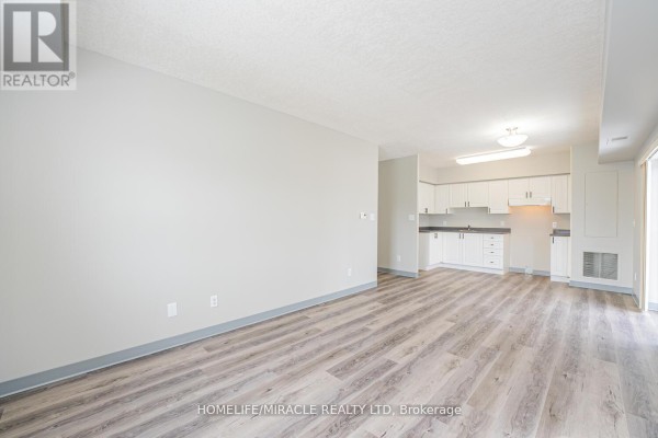610 - 274 Erb Street W, Waterloo, ON N2L1W2 Photo 4