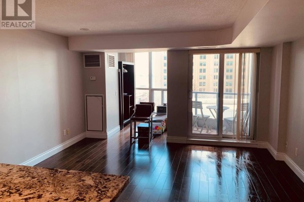 Bedroom 2 - 610 - 8 York Street, Toronto, ON M5J2Y2 Photo 5
