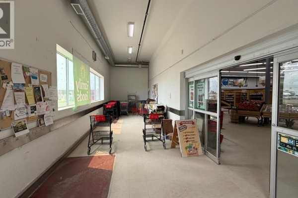 610 2 Avenue W, Hanna, AB T0J1P0 Photo 3