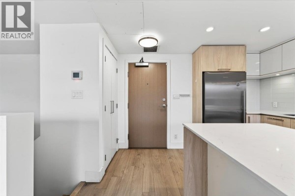 610 680 Seylynn Crescent, North Vancouver, BC V7J0B5 Photo 3
