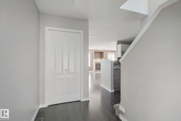 Bedroom 2 - 610 87 St Sw, Edmonton, AB T6X1G5 Photo 5