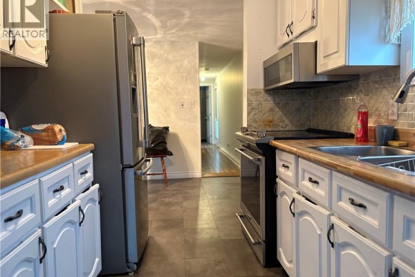 Kitchen - 610 College Street, Bathurst, NB E2A2T6 Photo 4
