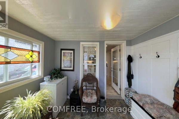 Living room - 610 East Street W, Edwardsburgh/cardinal, ON K0E1E0 Photo 2