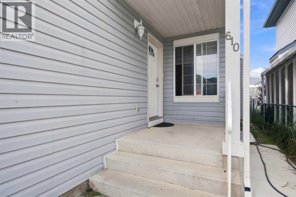2pc Bathroom - 610 Saddlecreek Way Ne, Calgary, AB T3J4A4 Photo 2