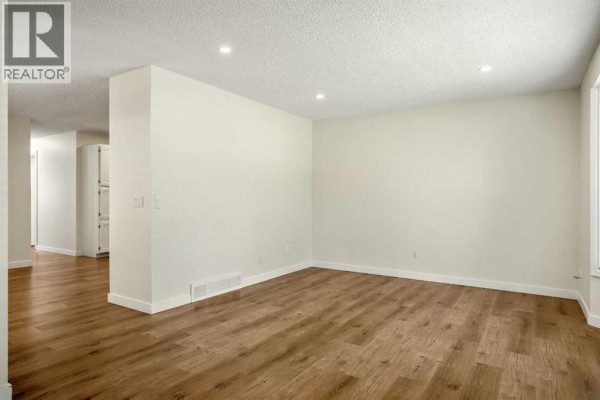 Dining room - 610 Strathcona Drive Sw, Calgary, AB T3H1K4 Photo 2
