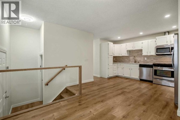 Bedroom - 610 Strathcona Drive Sw, Calgary, AB T3H1K4 Photo 5