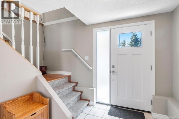 Laundry room - 610 Vanalman Ave, Saanich, BC V8Z6A6 Photo 3