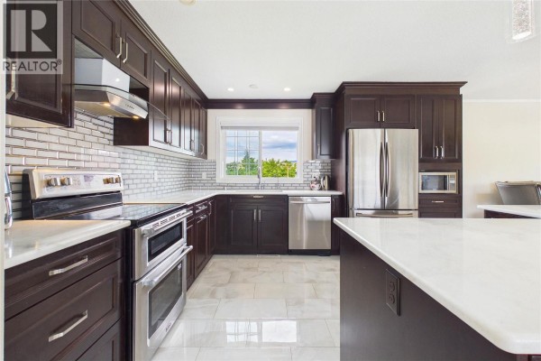 Kitchen - 610 Ziprick Road, Kelowna, BC V1X5R5 Photo 5