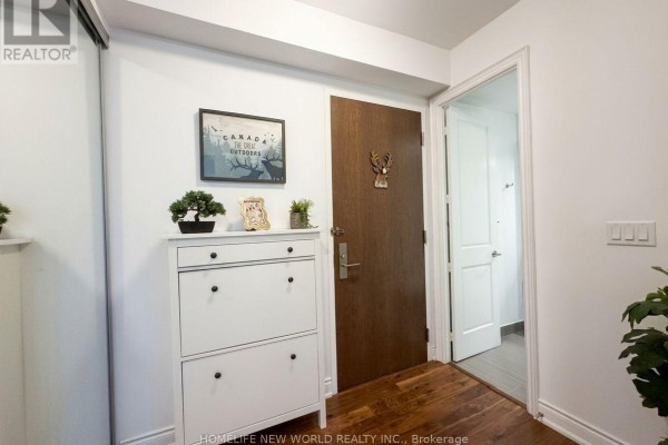 Kitchen - 6101 - 388 Yonge Street, Toronto, ON M5B0A4 Photo 5