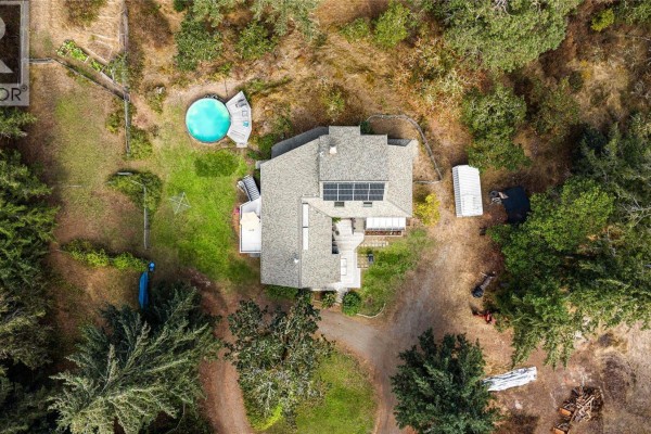 6101 Castlerock Rd, Saanich, BC, photo 3