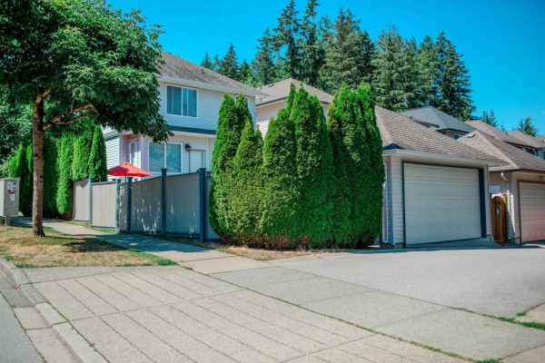 6102 150 Street, Surrey, BC V3S3H8 Photo 3