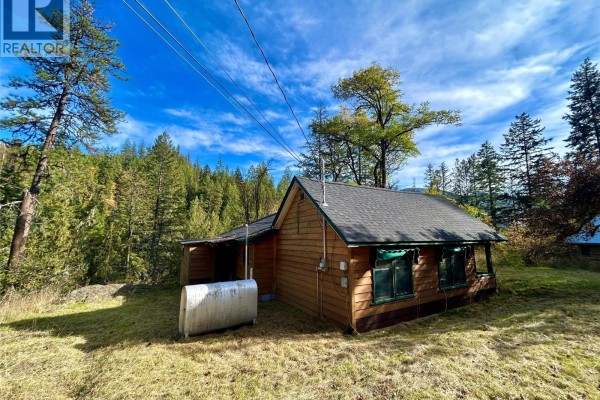 Primary Bedroom - 6103 Sproule Creek Road, Nelson, BC V1L6Y1 Photo 5