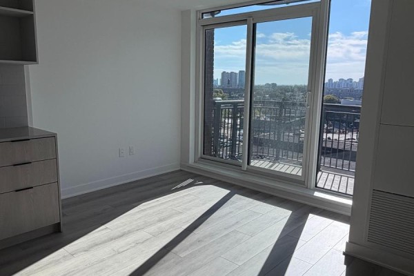 611 - 1185 Dupont Street, Toronto, ON M6H0G5 Photo 4