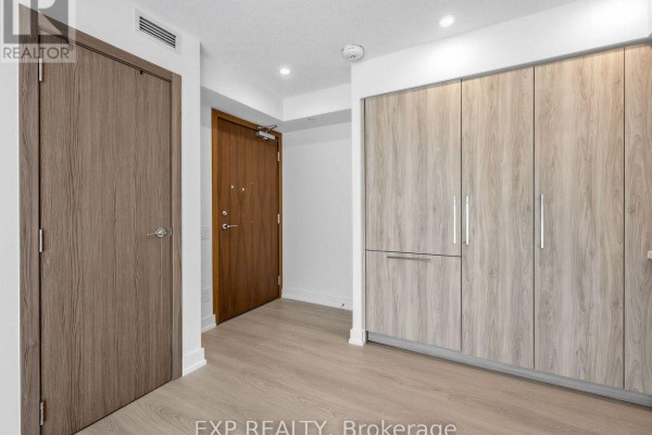 Primary Bedroom - 611 - 19 Bathurst Street, Toronto, ON M5V0N2 Photo 4