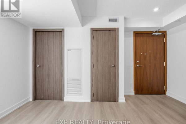 Bedroom 2 - 611 - 19 Bathurst Street, Toronto, ON M5V0N2 Photo 5