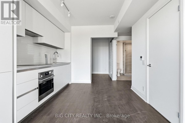611 - 25 Frederick Todd Way, Toronto, ON M4G0E8 Photo 5