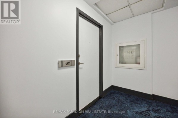 Kitchen - 611 - 9 Spadina Avenue, Toronto, ON M5V3M5 Photo 3