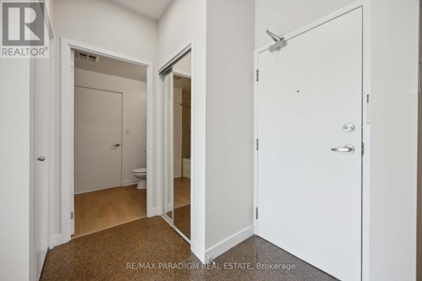Den - 611 - 9 Spadina Avenue, Toronto, ON M5V3M5 Photo 5