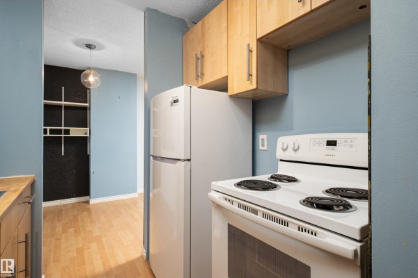 Bedroom 2 - #611 13910 Stony Plain Rd Nw, Edmonton, AB T5N3R2 Photo 5