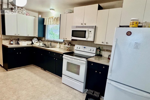 4pc Bathroom - 611 6th Street, Humboldt, SK S0K2A0 Photo 5