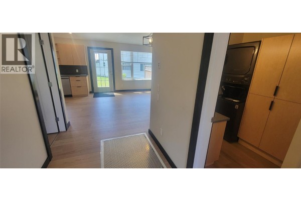 Kitchen - 611 Casley Court Unit# 3, New Denver, BC V0G1S1 Photo 3