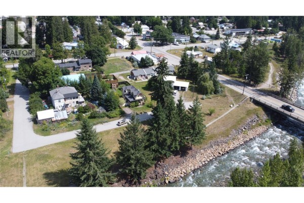 611 Casley Court Unit# 4, New Denver, BC V0G1S1 Photo 5