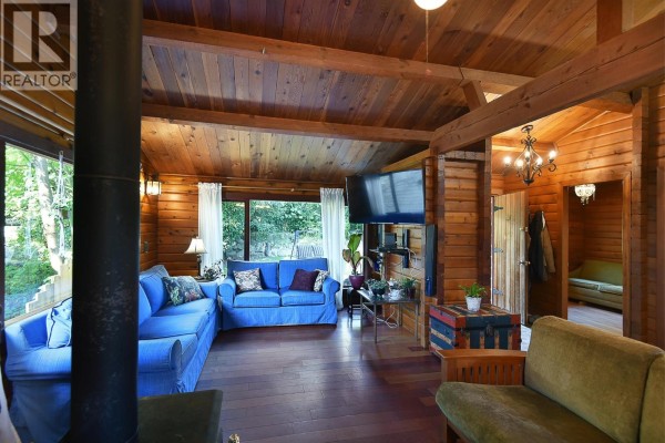 611 Gower Point Road, Gibsons, BC V0N1V8 Photo 4