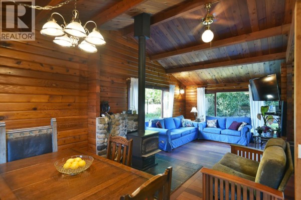 611 Gower Point Road, Gibsons, BC V0N1V8 Photo 5