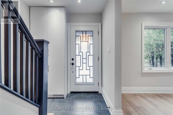 611 Hillsdale Avenue E, Toronto, ON M4S1V1 Photo 2