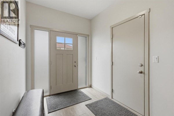 4pc Ensuite bath - 611 Mcgowan Avenue, Kamloops, BC V2B2P7 Photo 3