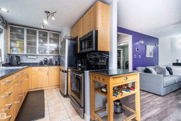 Kitchen - 6111 119 Av Nw, Edmonton, AB T5W1J7 Photo 3