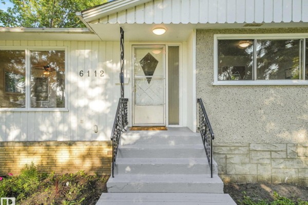 Kitchen - 6112 105a St Nw, Edmonton, AB T6H2P8 Photo 3