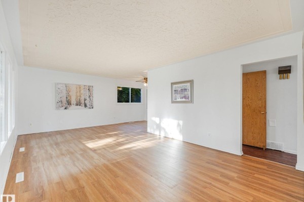 Primary Bedroom - 6112 105a St Nw, Edmonton, AB T6H2P8 Photo 4