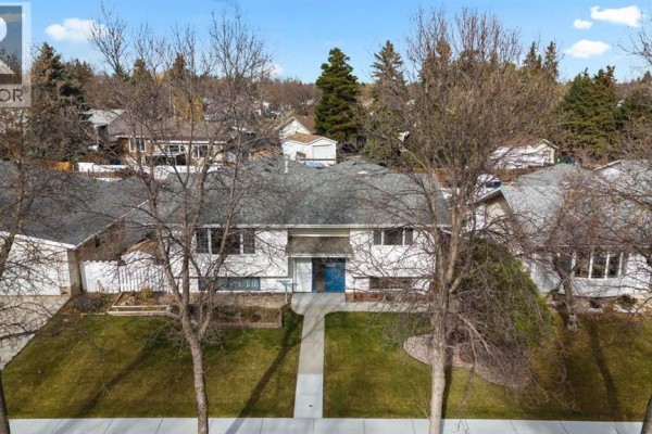 Den - 6112 Marler Drive, Camrose, AB T4V2X3 Photo 3