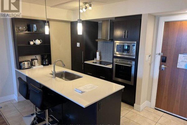 Kitchen - 6112/6114 - 9 Harbour Street, Collingwood, ON L9Y5B5 Photo 4