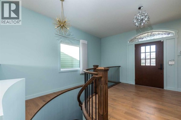 Living room - 6113 20 Street Close, Lloydminster, AB T9V3R3 Photo 4