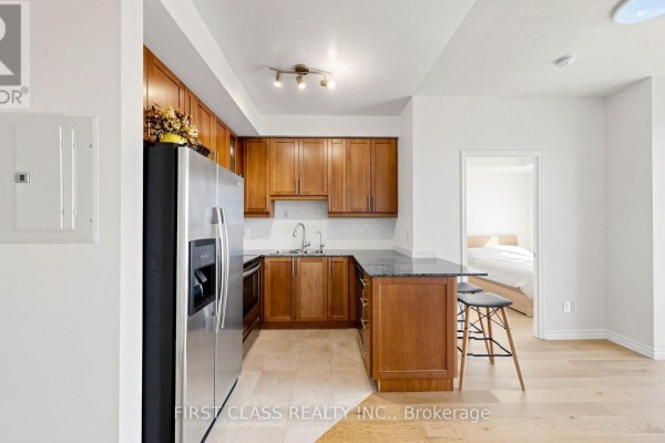 612 - 18 Holmes Avenue, Toronto, ON, photo 3