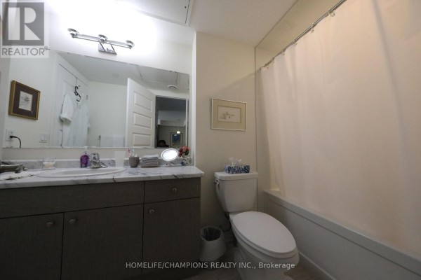 612 - 2 Adam Sellers Street, Markham, ON L6B1P2 Photo 4
