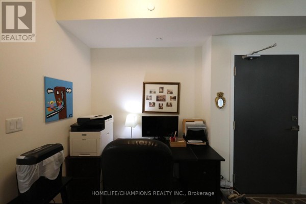 612 - 2 Adam Sellers Street, Markham, ON L6B1P2 Photo 5