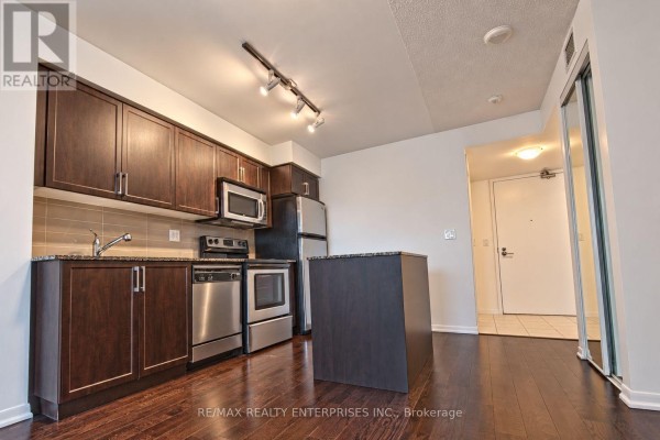 Kitchen - 612 - 215 Fort York Boulevard, Toronto, ON M5V4A2 Photo 3