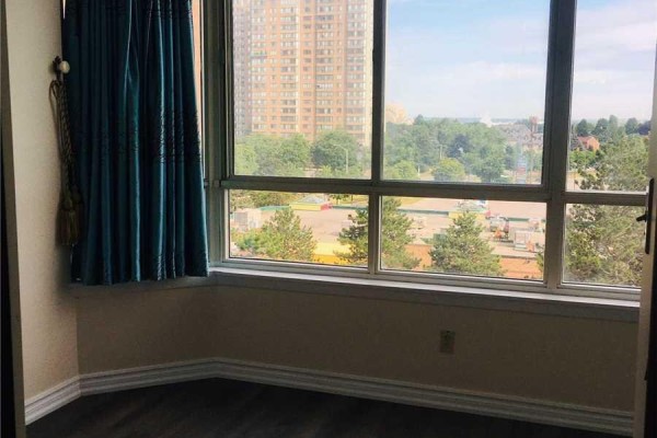 612 - 275 Bamburgh Circle, Toronto, ON M1W3X4 Photo 2