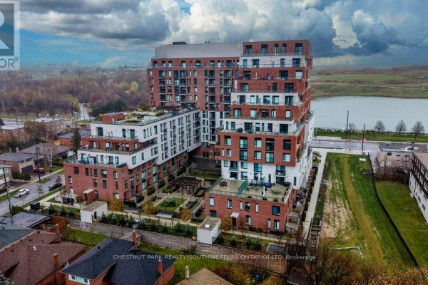612 - 3100 Keele Street, Toronto, ON M3M0E1 Photo 2