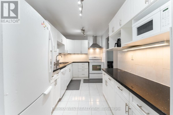 Bedroom 3 - 612 - 4062 Lawrence Avenue E, Toronto, ON M1E4V5 Photo 5