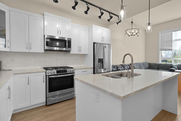 612 11077 Ravine Road, Surrey, BC, photo 3