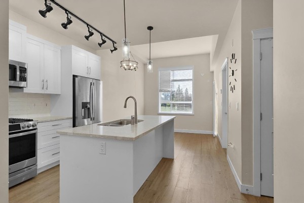 612 11077 Ravine Road, Surrey, BC V3T0R7 Photo 4