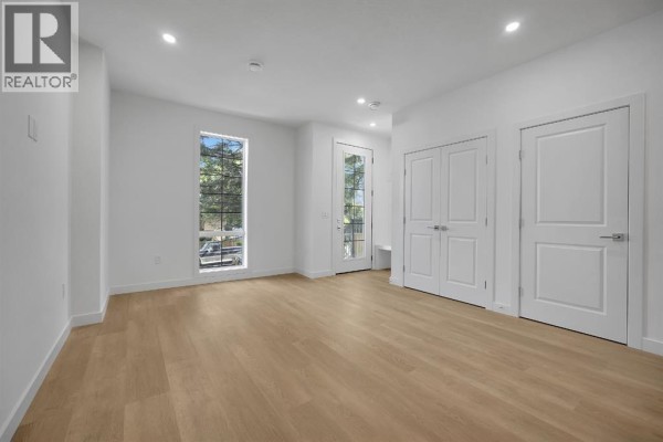 612 12 Avenue Ne, Calgary, AB T2E1B1 Photo 3