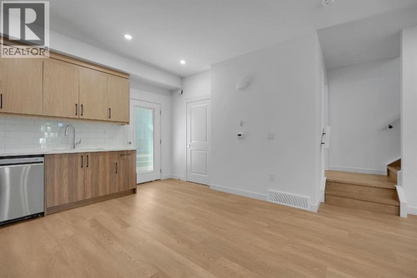612 12 Avenue Ne, Calgary, AB T2E1B1 Photo 5