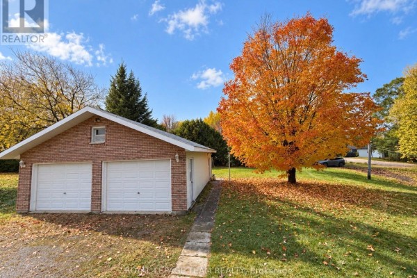 612 Elgin Street, Laurentian Valley, ON K8A4H2 Photo 3