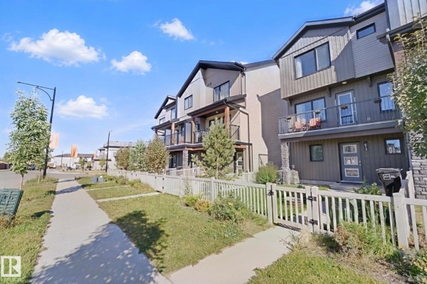 Kitchen - 612 Kinglet Bv Nw, Edmonton, AB T5S0S9 Photo 3