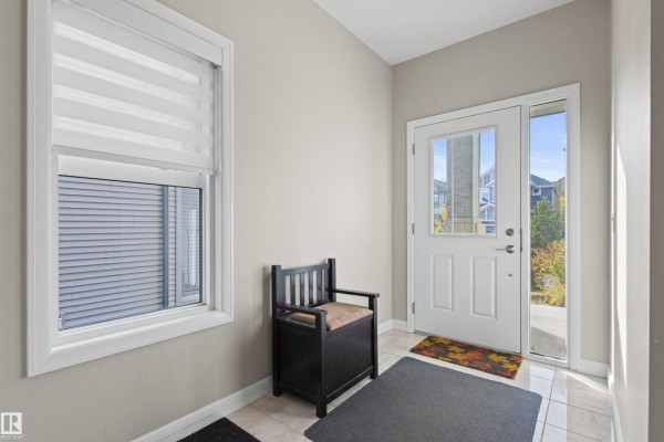 Family room - 6124 175 Av Nw, Edmonton, AB T5Y3N7 Photo 4